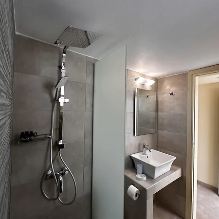 Aparthotel Villa Irini Studios 2*