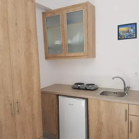 Villa Irini Studios Aparthotel 2*