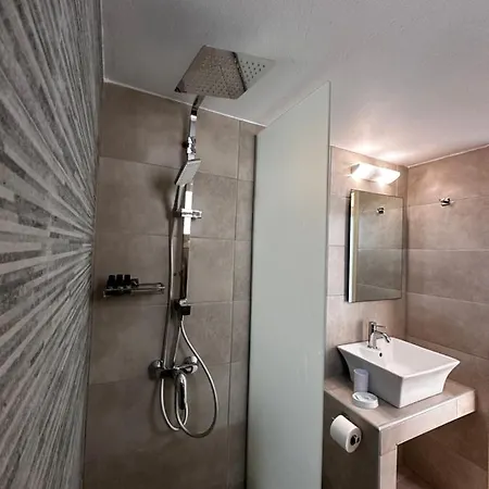 Villa Irini Studios Aparthotel Kamári