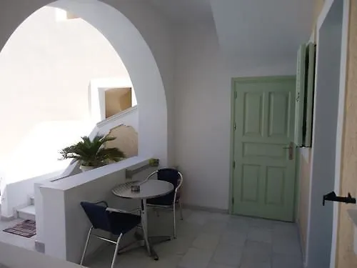 Apart-hotel Irini 2*