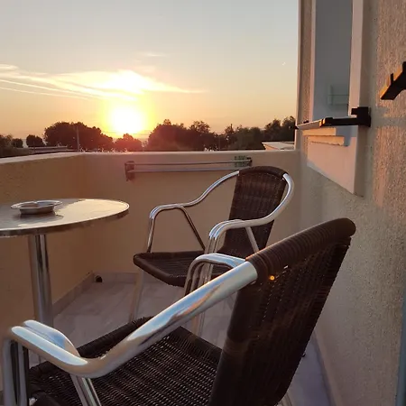 Apart Otel Irini Kamári