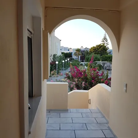 아파트호텔 Irini Kamári