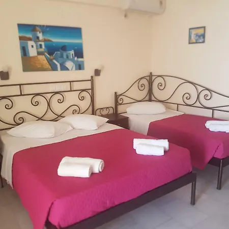 Irini 아파트호텔